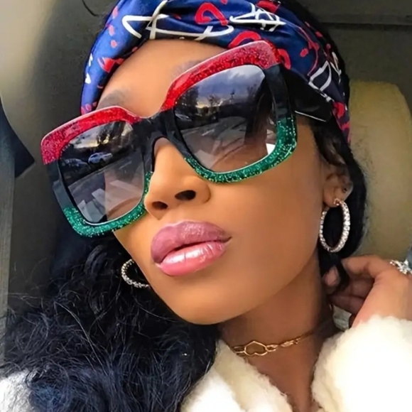 DAISY SQUARE COLOR BLOCK DRAMATIC SUNGLASSES NWOT - Picture 1 of 4